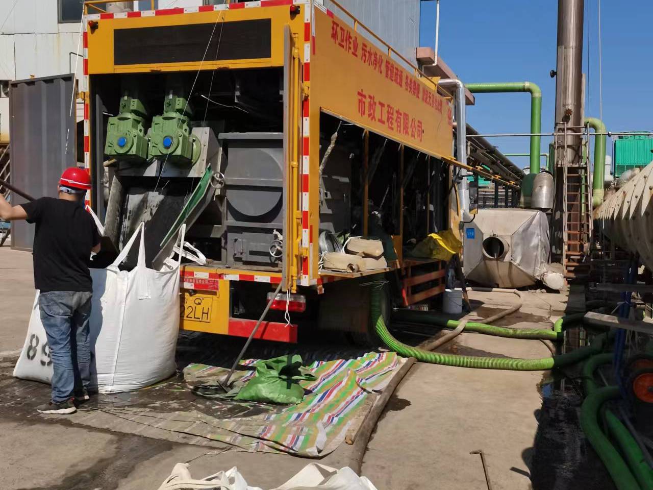 新源淤泥压干处理